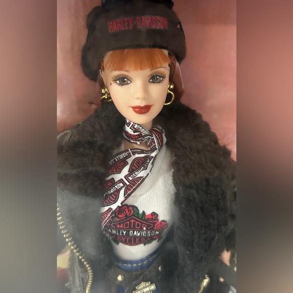 Harley Davidson 2nd Edition Barbie - Picture 3 of 12